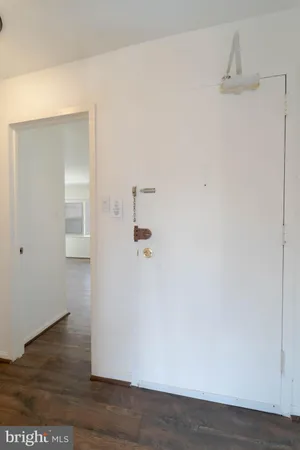 $1,750 | 37 Canterbury Square, Unit 302, Alexandria, VA 22304