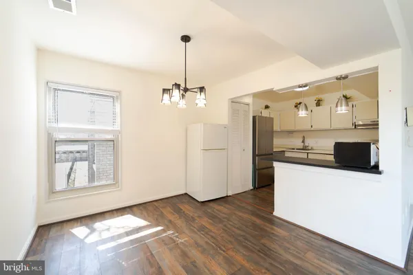 $1,750 | 37 Canterbury Square, Unit 302, Alexandria, VA 22304