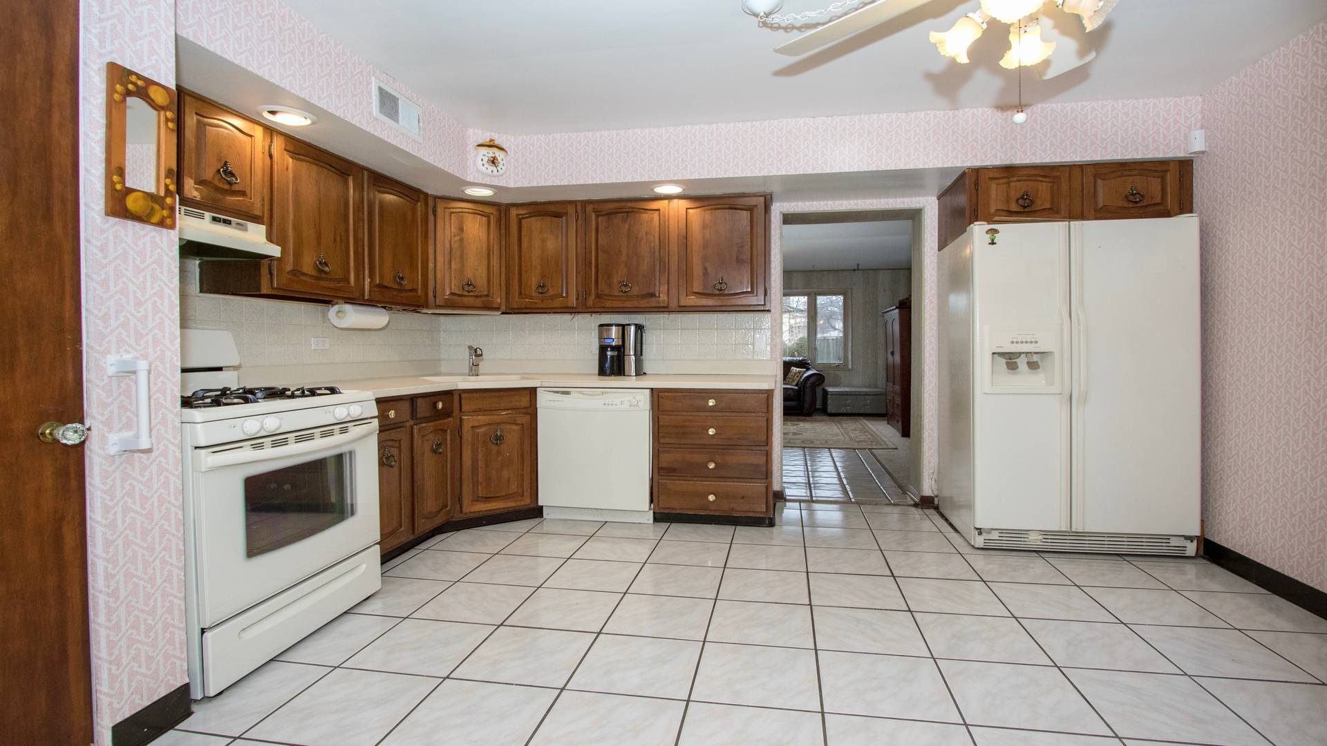 95 East Burlington Street Riverside, IL 60546 - Photo 4 of 21