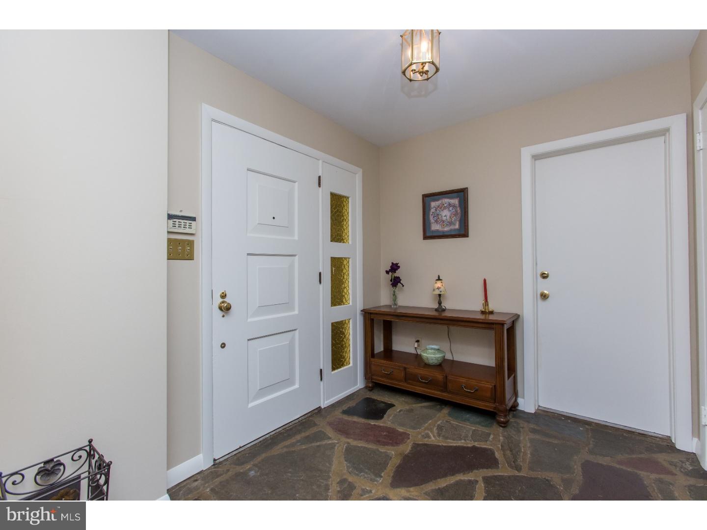 494 Collins Drive Springfield, PA 19064 - Photo 4 of 25 Gallery Image 4