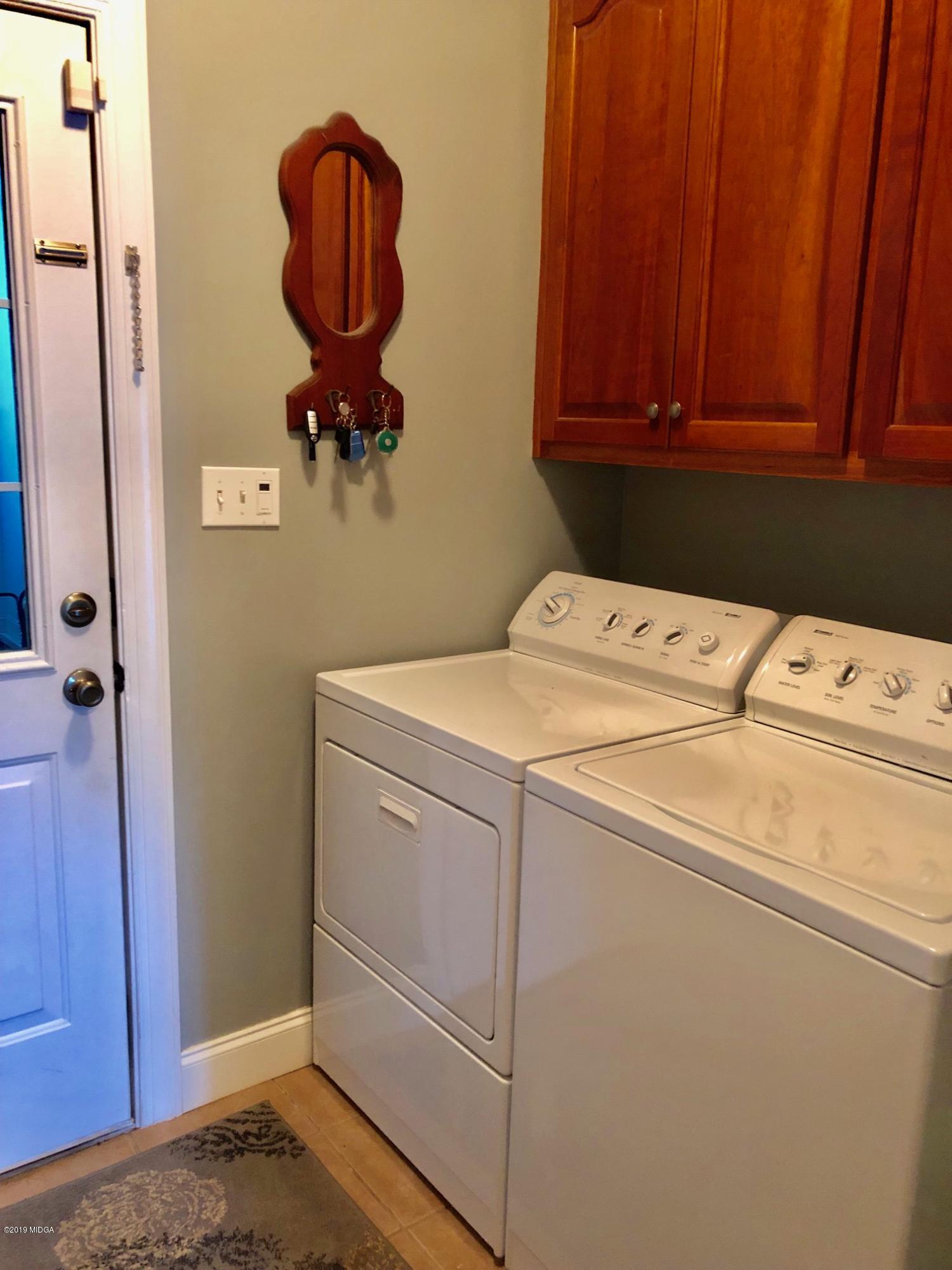 351 Eagle Ridge Road Macon, GA 31216 - Photo 31 of 33 a utility room with dryer and washer