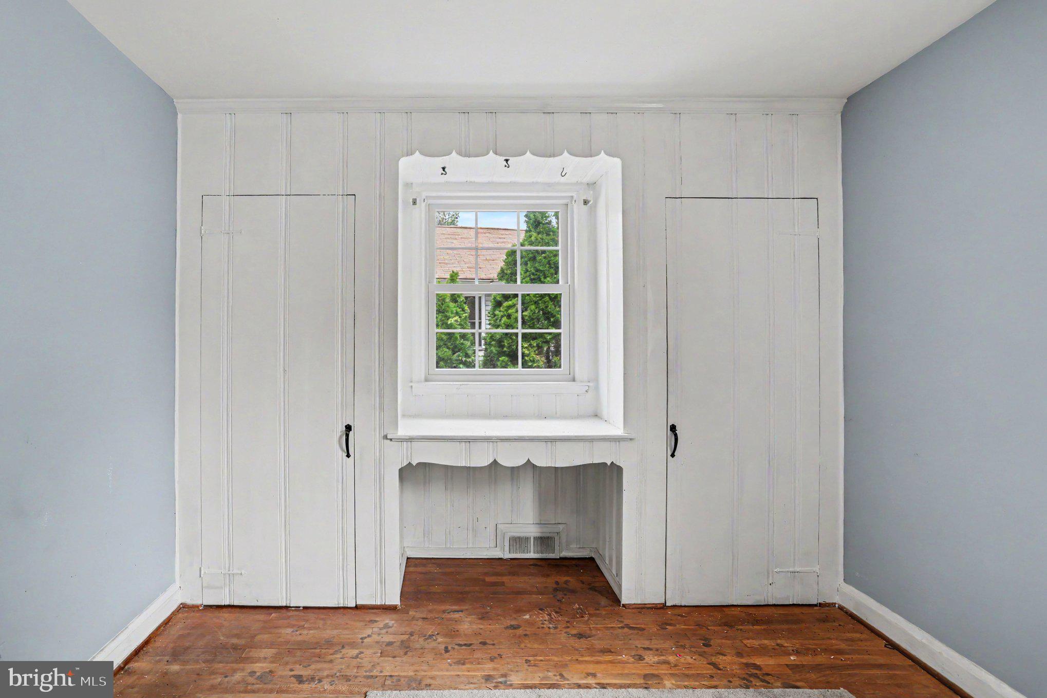 5912 Shady Spring Avenue Baltimore, MD 21237 - Photo 48 of 75 Charming room with natural light.