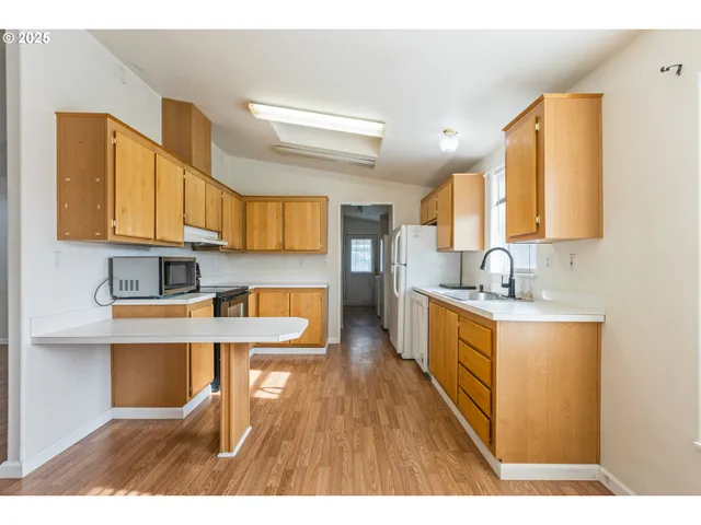 $255,000 | 308 Northwest Civil Bend Avenue, Winston, OR 97496