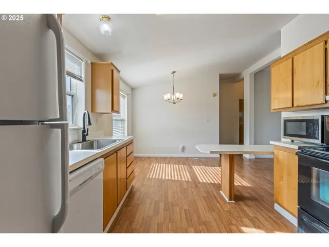 $255,000 | 308 Northwest Civil Bend Avenue, Winston, OR 97496