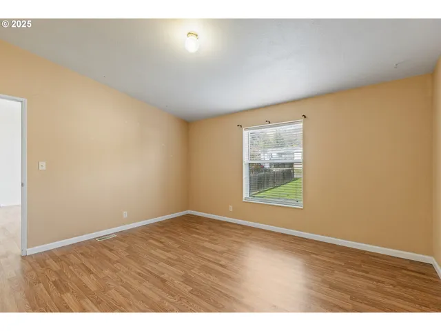 $255,000 | 308 Northwest Civil Bend Avenue, Winston, OR 97496