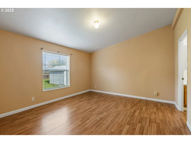 $255,000 | 308 Northwest Civil Bend Avenue, Winston, OR 97496