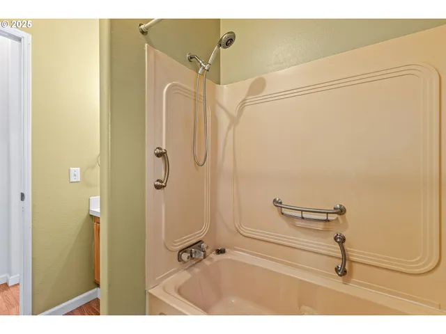 $255,000 | 308 Northwest Civil Bend Avenue, Winston, OR 97496