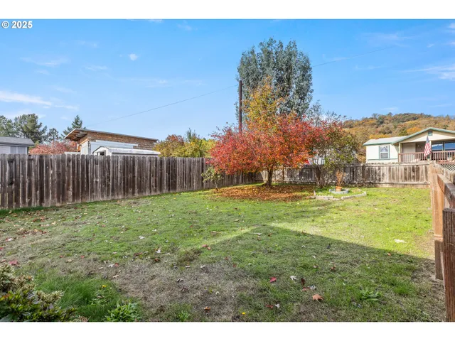 $255,000 | 308 Northwest Civil Bend Avenue, Winston, OR 97496