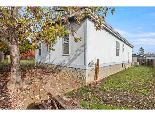 $255,000 | 308 Northwest Civil Bend Avenue, Winston, OR 97496