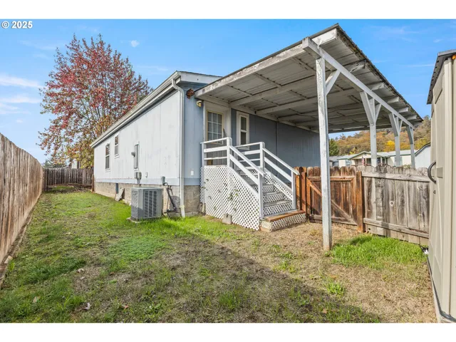 $255,000 | 308 Northwest Civil Bend Avenue, Winston, OR 97496