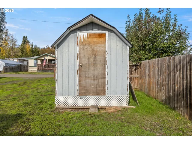 $255,000 | 308 Northwest Civil Bend Avenue, Winston, OR 97496