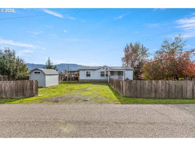 $255,000 | 308 Northwest Civil Bend Avenue, Winston, OR 97496