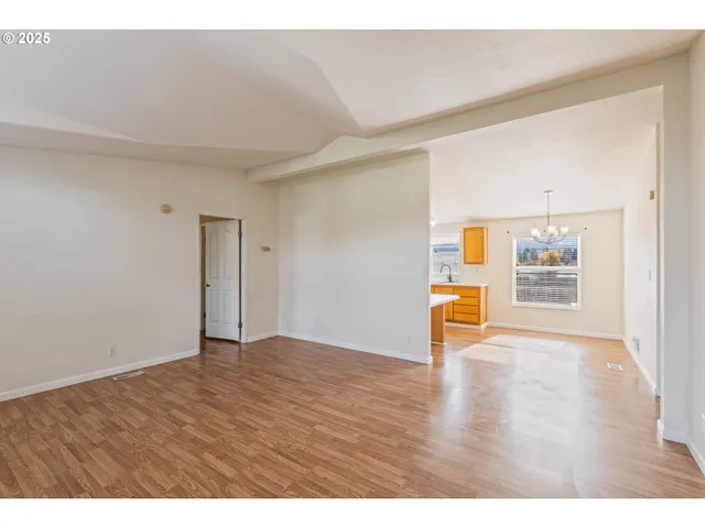 $255,000 | 308 Northwest Civil Bend Avenue, Winston, OR 97496