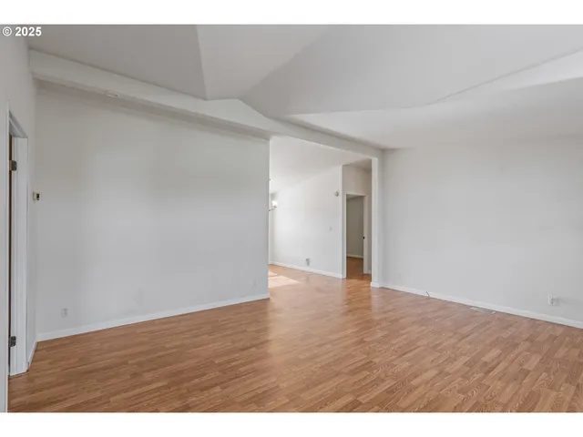 $255,000 | 308 Northwest Civil Bend Avenue, Winston, OR 97496