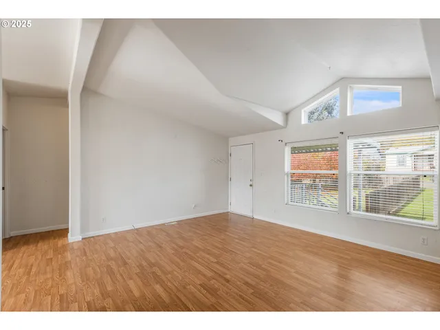 $255,000 | 308 Northwest Civil Bend Avenue, Winston, OR 97496