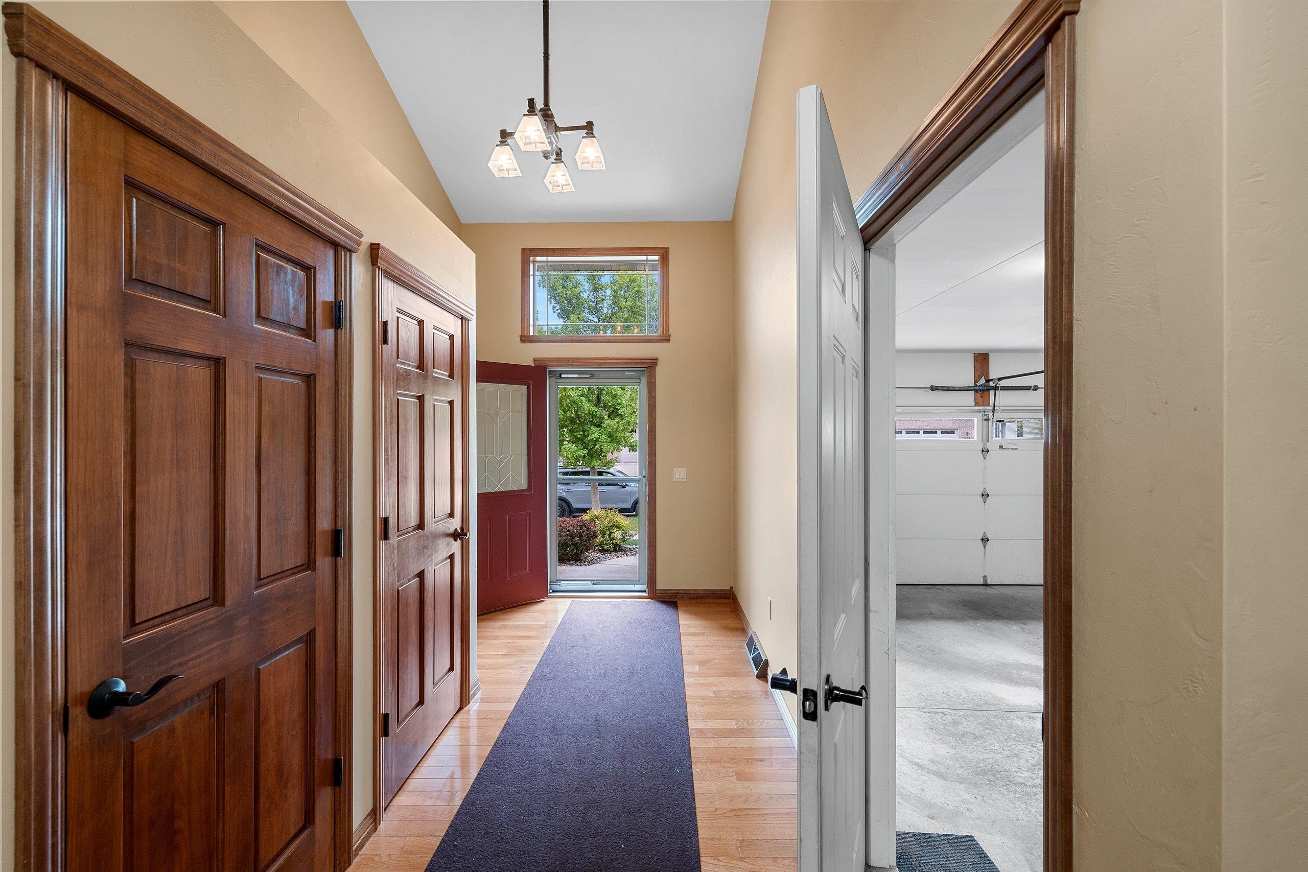 1243 Prairie Falcon Trail Green Bay, WI 54313 - Photo 5 of 51