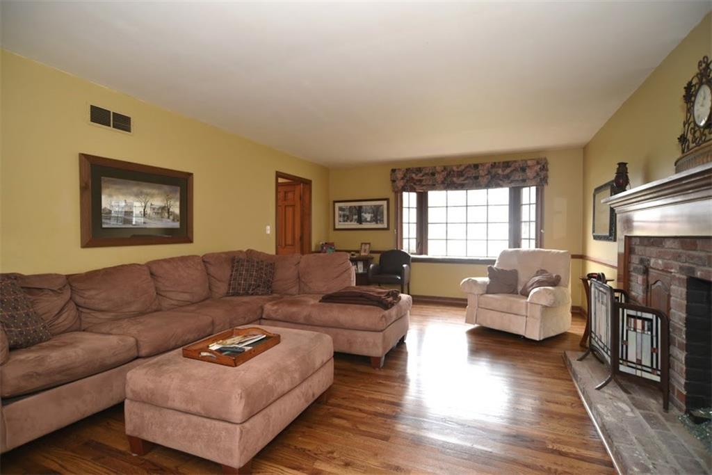 11431 Ralston Avenue Carmel, IN 46032 - Photo 6 of 22 Gallery Image 6