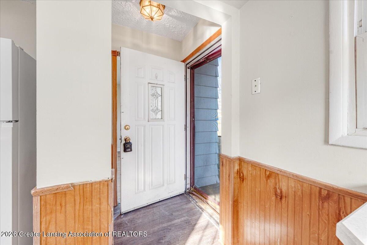4908 Hughes Road Lansing, MI 48910 - Photo 3 of 23 03-DSC09924- New