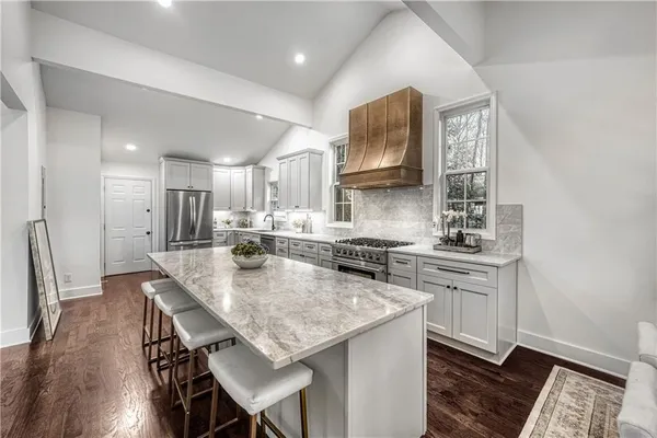 $899,000 | 95 Lake Top Court, Roswell, GA 30076