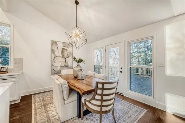 $899,000 | 95 Lake Top Court, Roswell, GA 30076