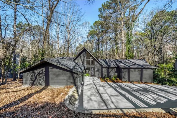 $899,000 | 95 Lake Top Court, Roswell, GA 30076