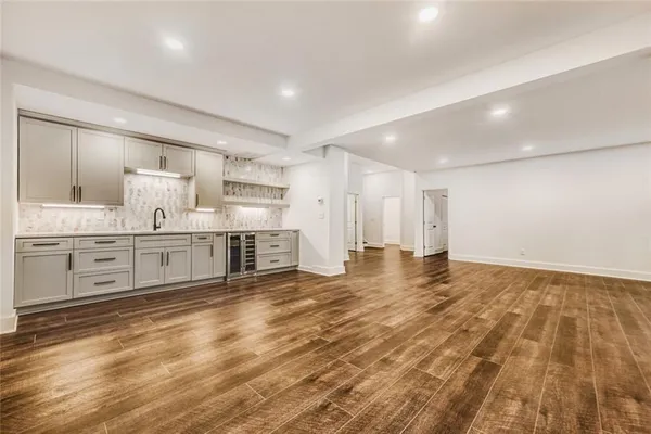 $899,000 | 95 Lake Top Court, Roswell, GA 30076