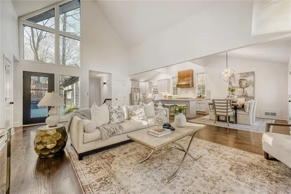 $899,000 | 95 Lake Top Court, Roswell, GA 30076