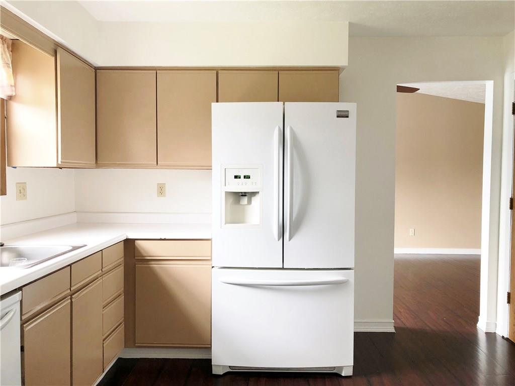 209 Donnell Road Lower Burrell, PA 15068 - Photo 6 of 22 Eat in kitchen.