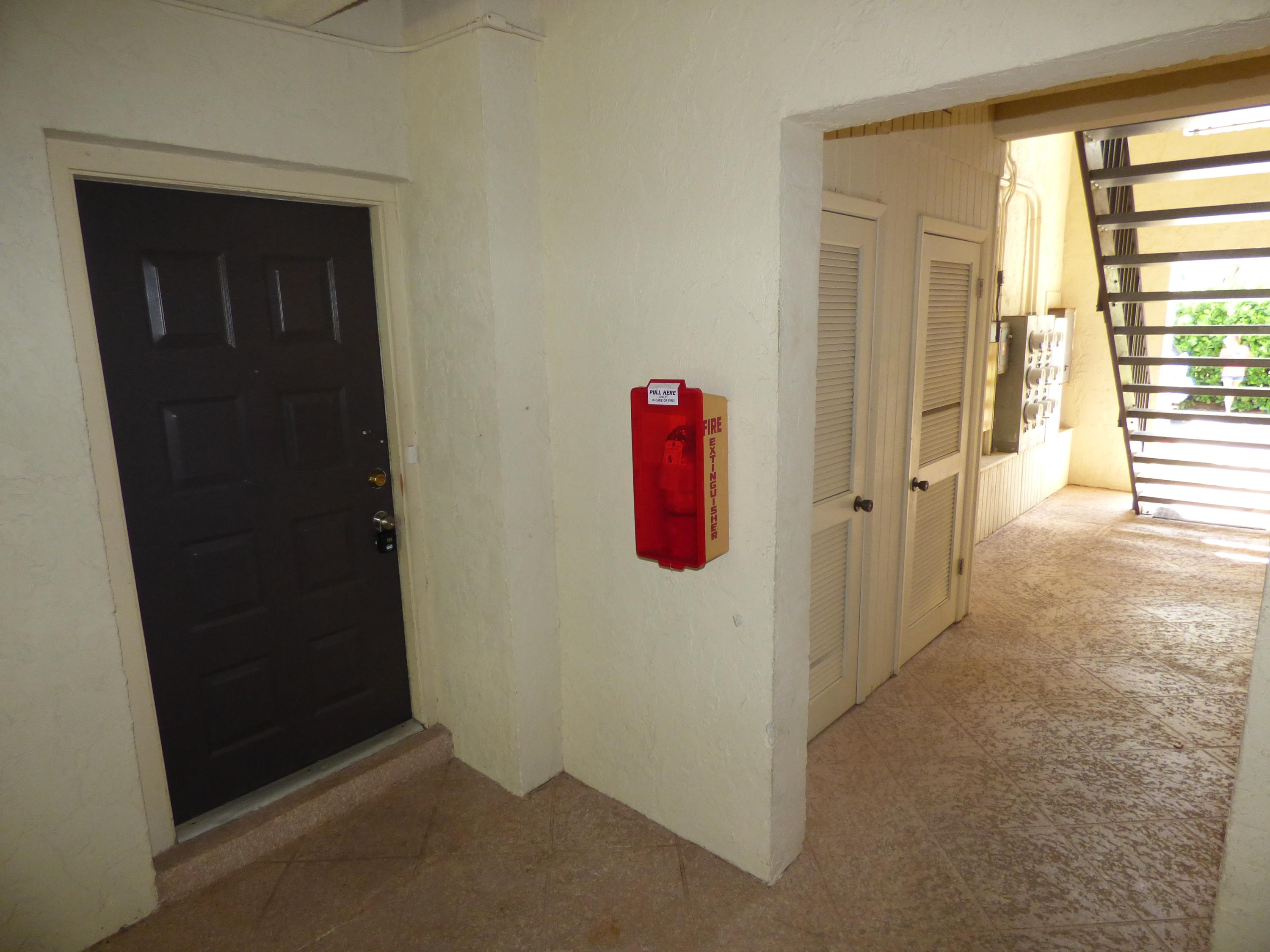 150 Pineview Road, Unit E3 Jupiter, FL 33469 - Photo 2 of 24 4P3000045