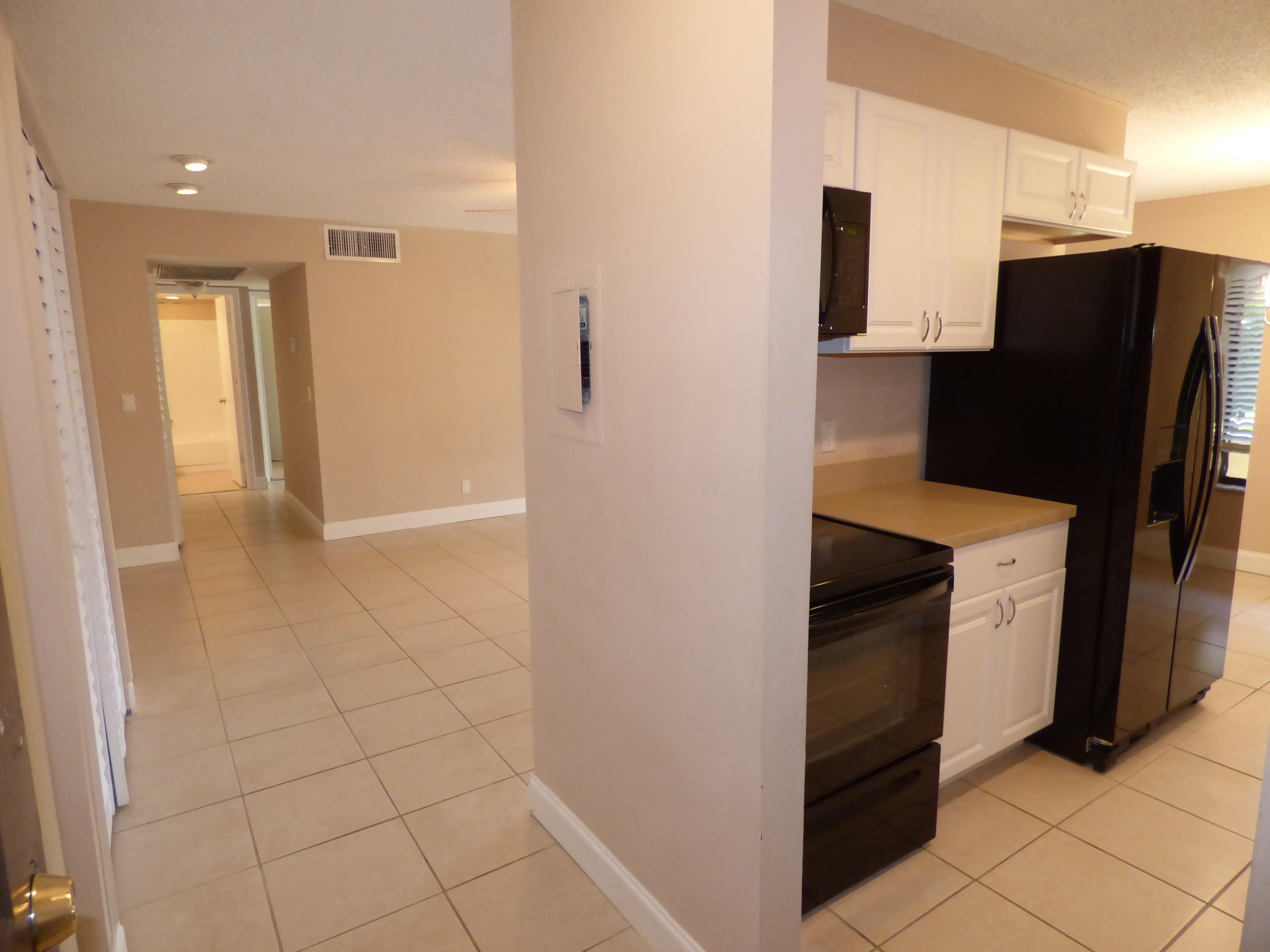 150 Pineview Road, Unit E3 Jupiter, FL 33469 - Photo 3 of 24 6P3000001