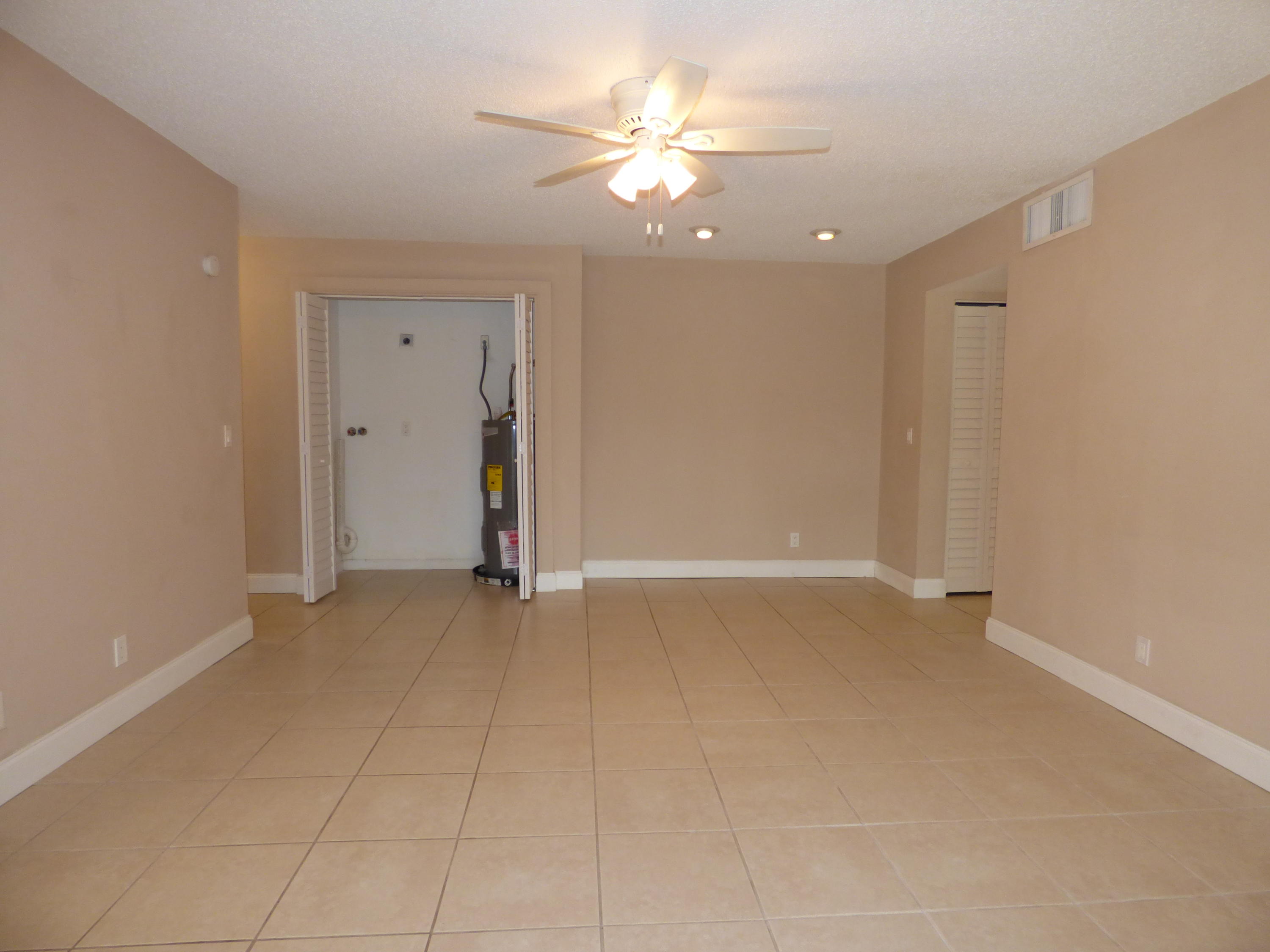 150 Pineview Road, Unit E3 Jupiter, FL 33469 - Photo 7 of 24 10P3000036