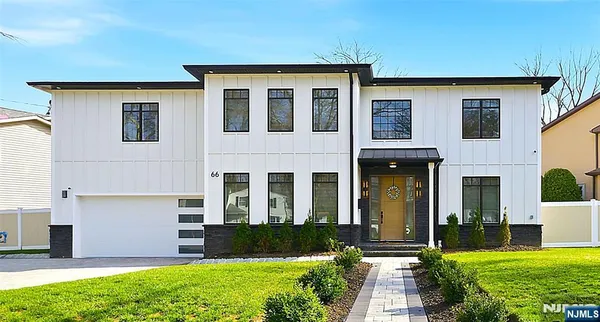 $1,995,000 | 66 Knollwood Drive, Paramus, NJ 07652