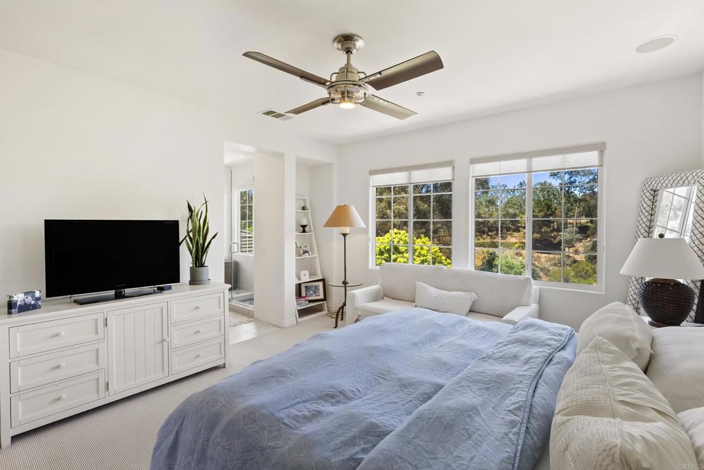 572 Beach Street Encinitas, CA 92024 - Photo 5 of 11