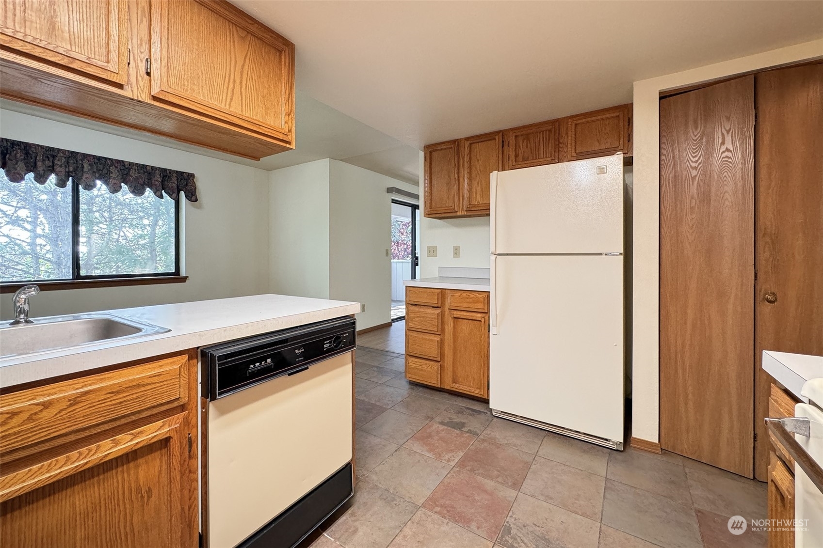 4005 Fechter Road, Unit A&B Yakima, WA 98908 - Photo 12 of 20 Gallery Image 12