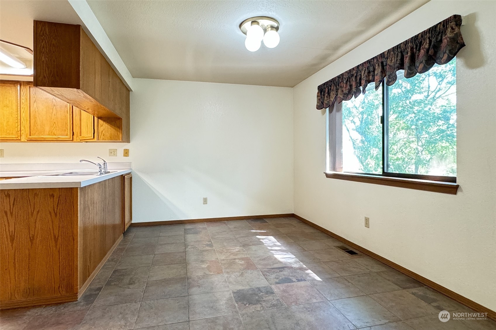4005 Fechter Road, Unit A&B Yakima, WA 98908 - Photo 7 of 20 Gallery Image 7