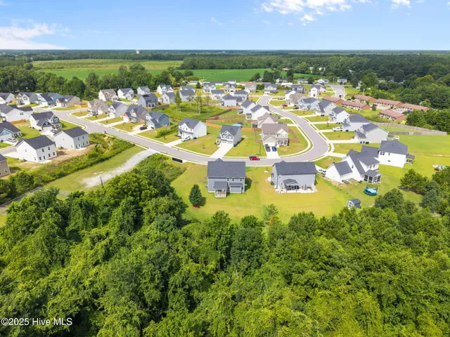 $2,100 | 506 Harvest Meadow Crossing, Jacksonville, NC 28546