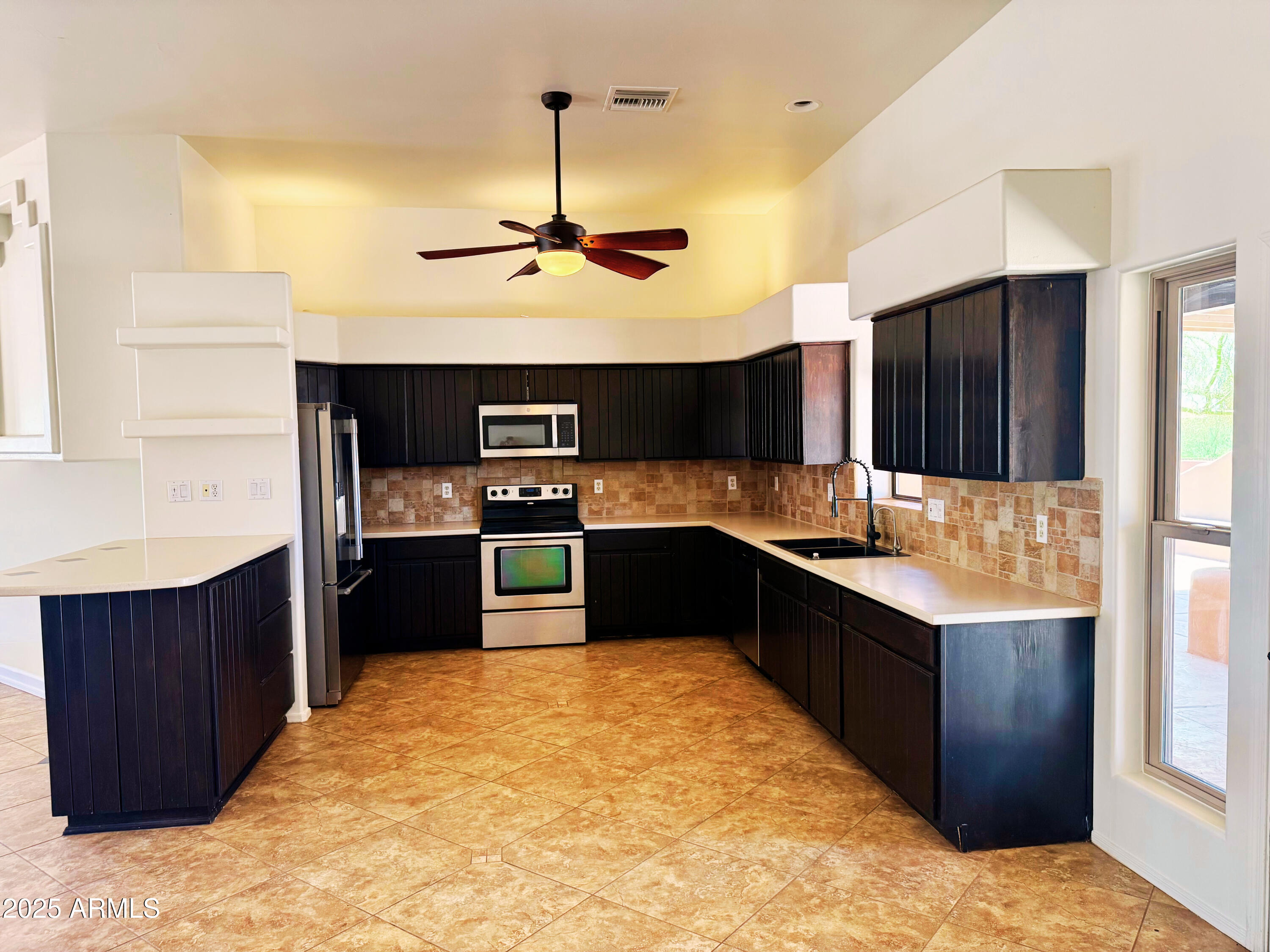 4886 North Wolverine Pass Road Apache Junction, AZ 85119 - Photo 10 of 16 Kitchen