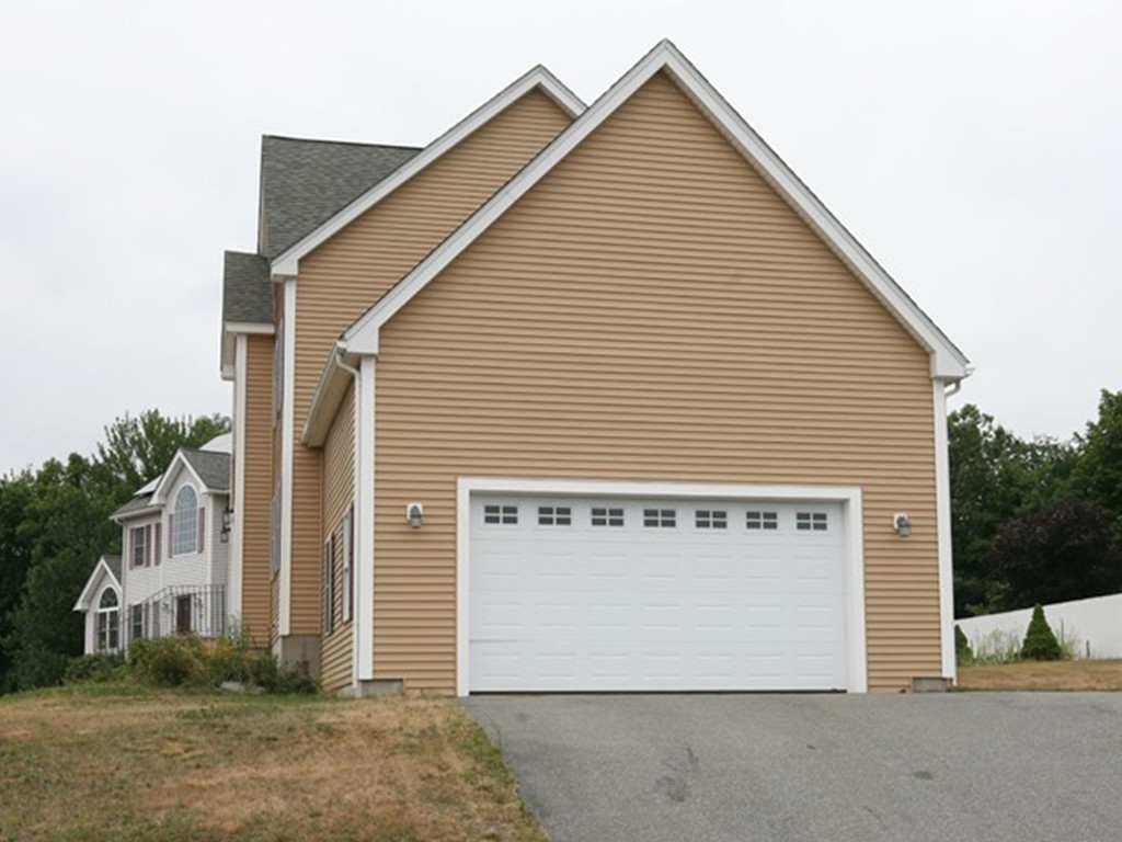 64 Redgate Road Dracut, MA 01826 - Photo 4 of 29 Gallery Image 4