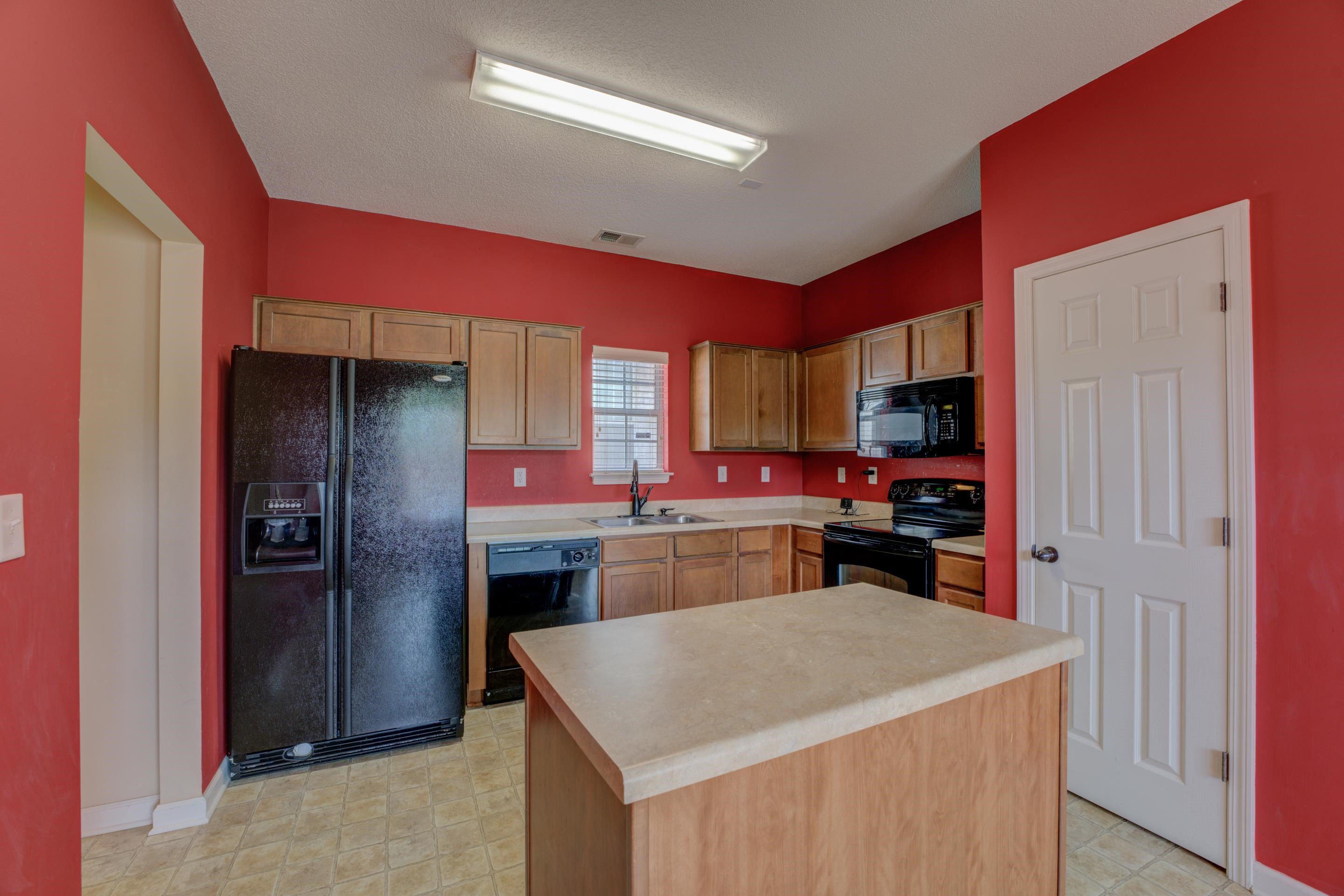 7243 Grapetree Trail Cordova, TN 38018 - Photo 11 of 20 a kitchen that has a lot of cabinets in it