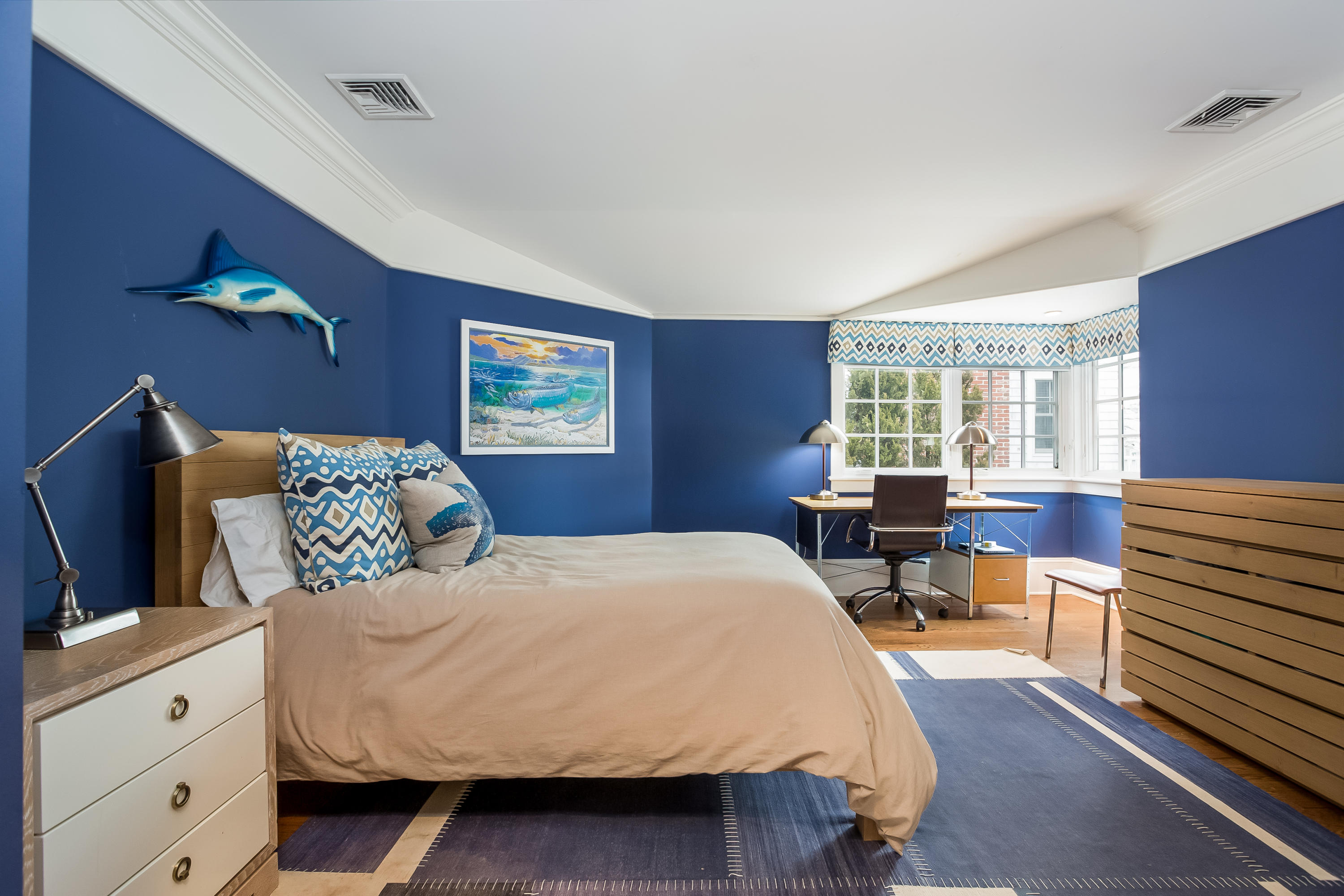 13 Crescent Beach Road Rowayton, CT 06853 - Photo 25 of 40 a bedroom with a large bed and a desk