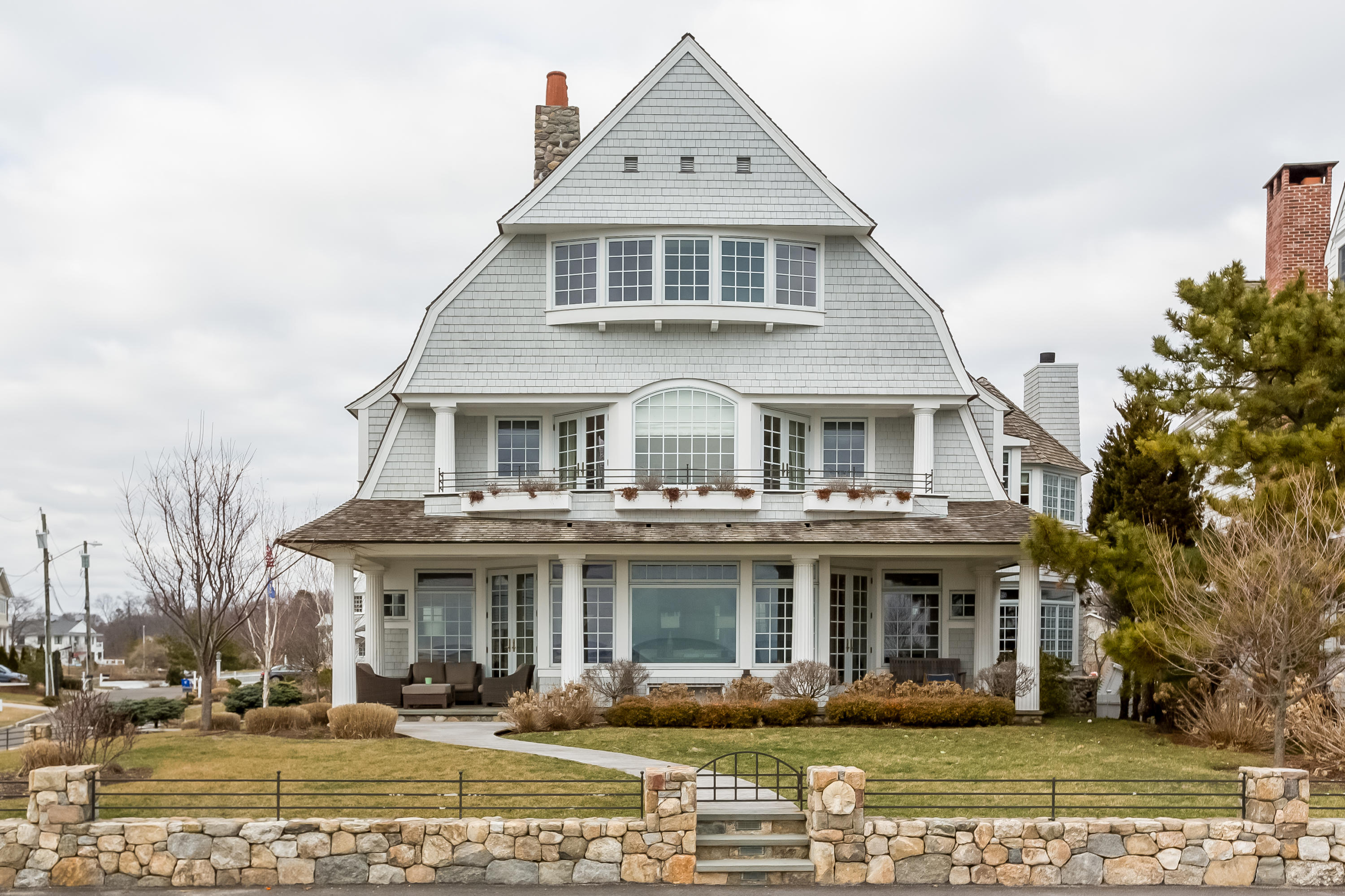 13 Crescent Beach Road Rowayton, CT 06853 - Photo 5 of 40 a front view of residential houses