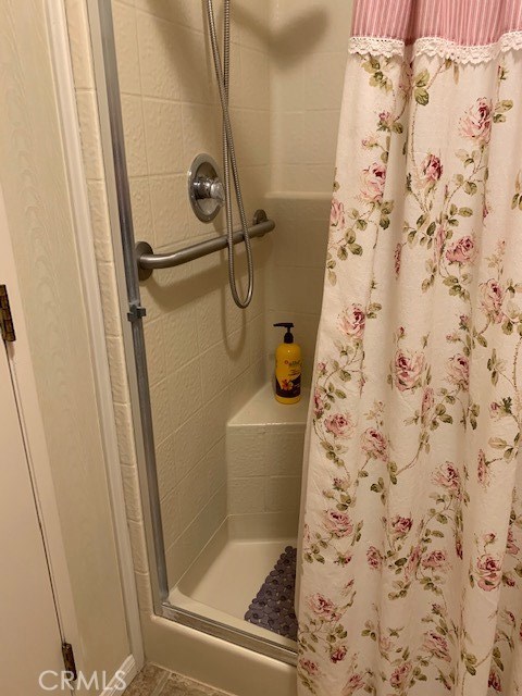 4401 Camelot Place Bakersfield, CA 93301 - Photo 15 of 37 a bathroom with a shower