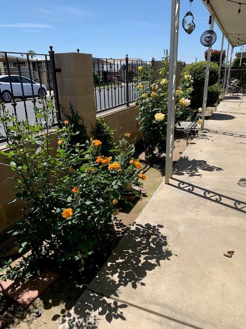 4401 Camelot Place Bakersfield, CA 93301 - Photo 21 of 37 a view of a backyard