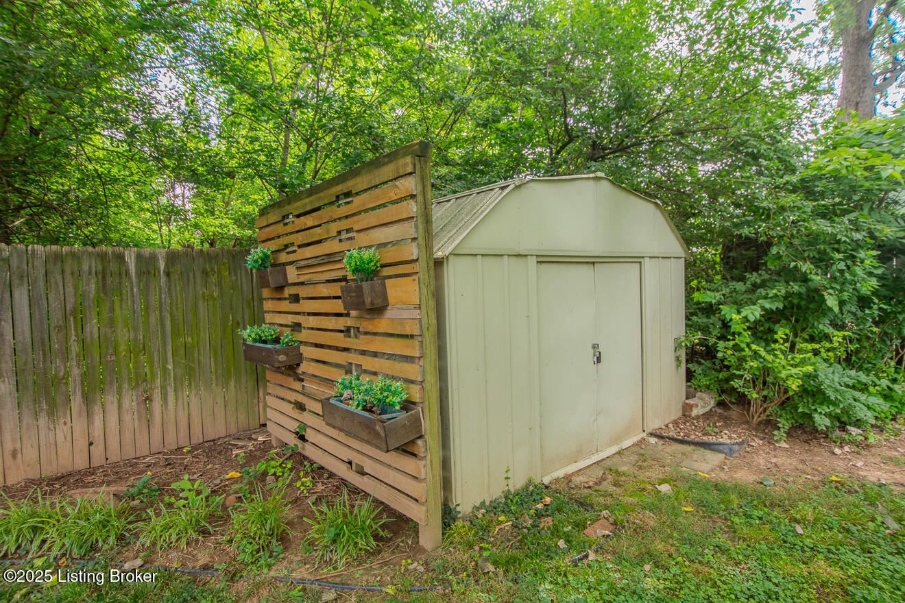3111 Radiance Road Louisville, KY 40220 - Photo 33 of 37 Storage Shed