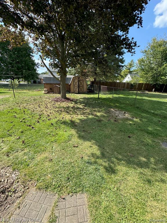 5524 Colony Road Grand Blanc, MI 48439 - Photo 7 of 22