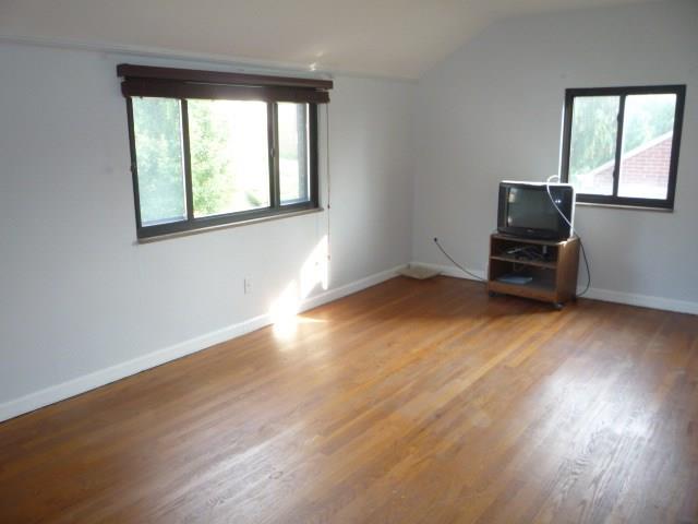 1142 Varner Road Pittsburgh, PA 15227 - Photo 16 of 22 Gallery Image 16