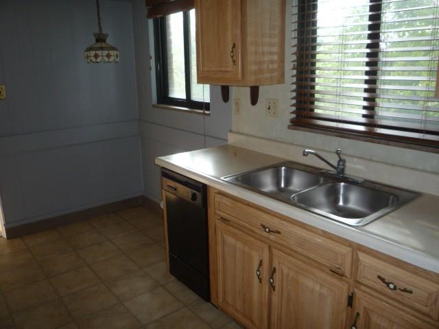 1142 Varner Road Pittsburgh, PA 15227 - Photo 7 of 22 Gallery Image 7