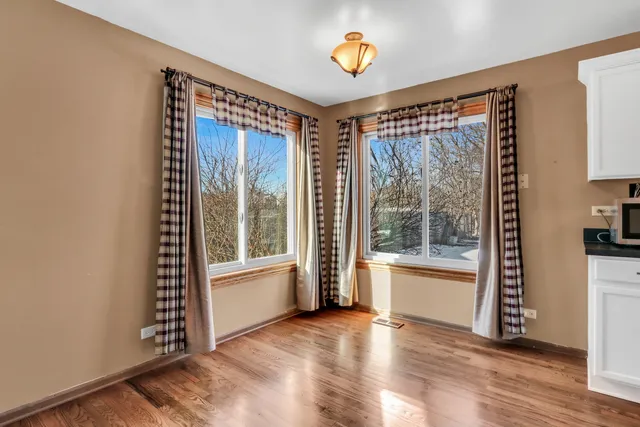 $3,400 | 1223 South Elder Lane, Waukegan, IL 60085