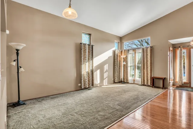 $3,400 | 1223 South Elder Lane, Waukegan, IL 60085