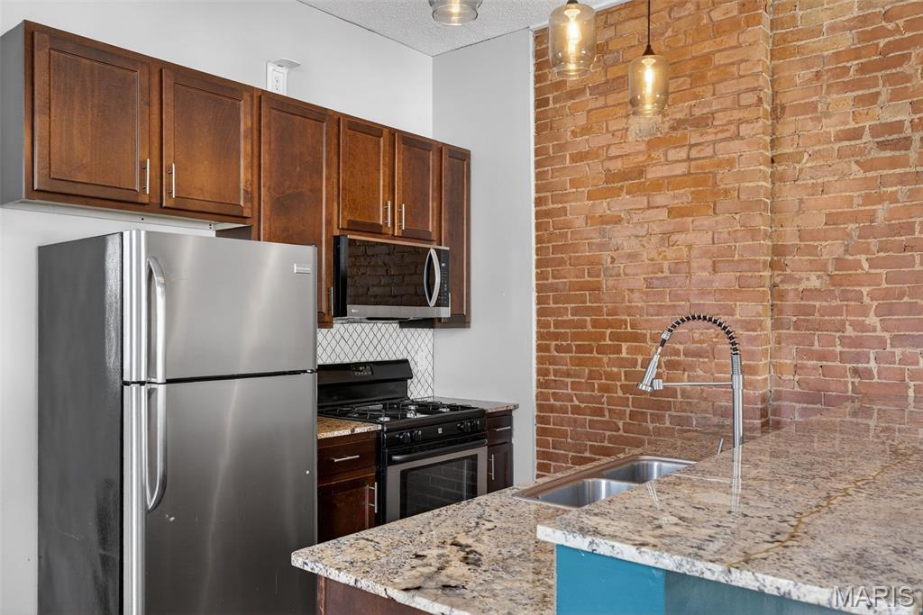 6416 Brockschmidt Place St. Louis, MO 63139 - Photo 6 of 30